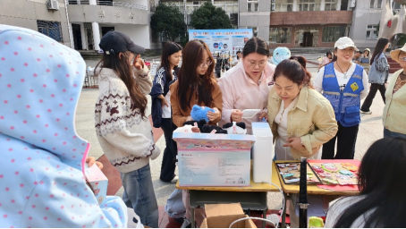 物尽其用践勤俭 旧物新生续芳华——教育与艺术学院开展校园跳蚤市场易物活动