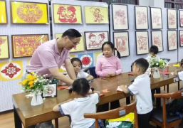 非遗赋能美育启蒙 匠心文化浸润童心——孝感市高新区怀仁路幼儿园师生到校体验孝感非遗文化